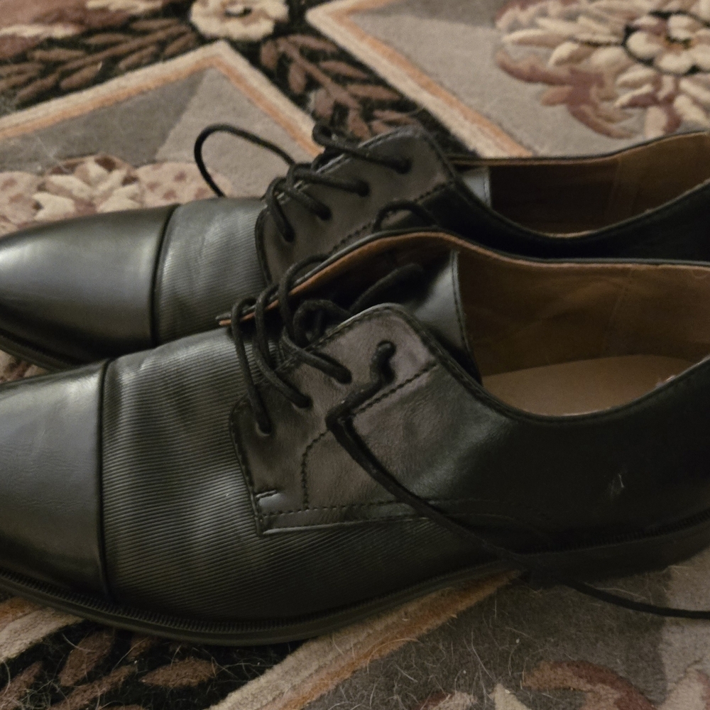 Black Leather Men's Oxfords - Picture 2 of 4